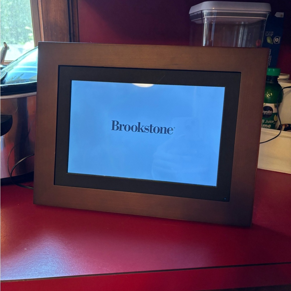 Brookstone Photo Share 14”